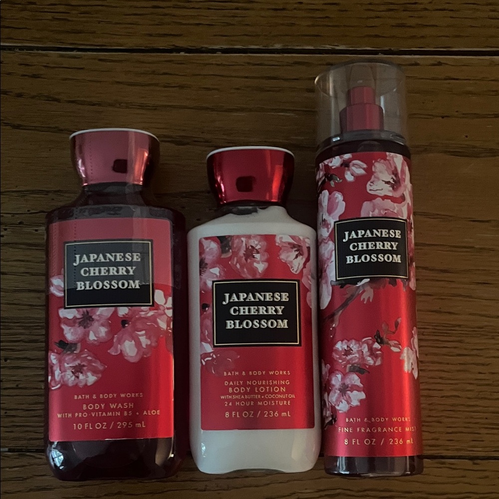 Bath & Body Works Japanese Cherry Blossom Collection - Red and White